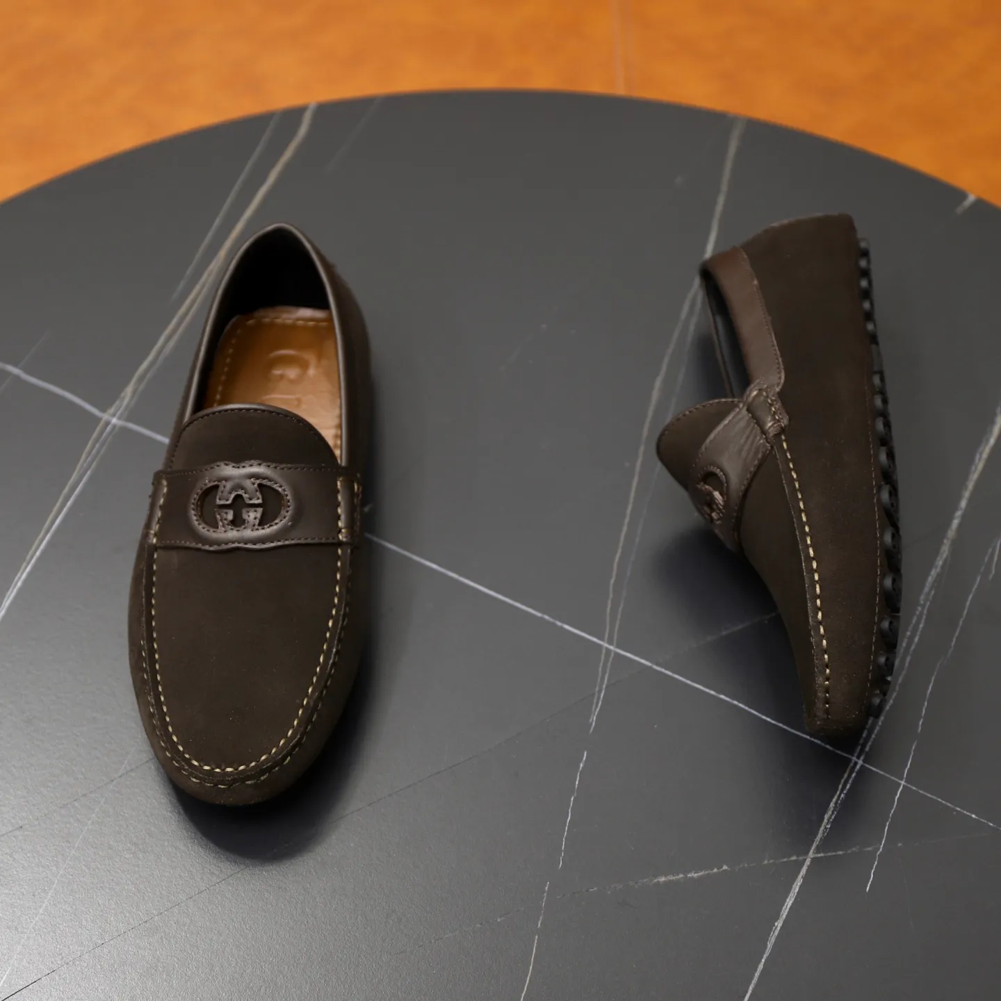Ex-factory price: 460💰[GUCCI] Gucci ⚠️High-end men’s driving and pedal series ⚠️38-44 (customized for 45) ⚠️All original cowhide leather! Thick and soft! Made entirely of calfskin lining! Rubber sheet anti-slip beanie sole! Three-dimensional package technology! Fashionable and classic! Handicrafts! Original high quality! Feel free to compare!